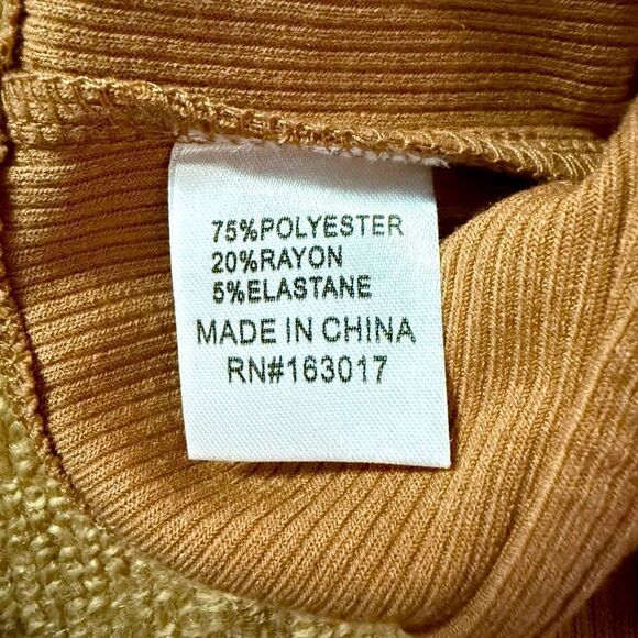 Princess Polly camel ribbed off the shoulder long sleeved crop top 4 - Picture 9 of 12